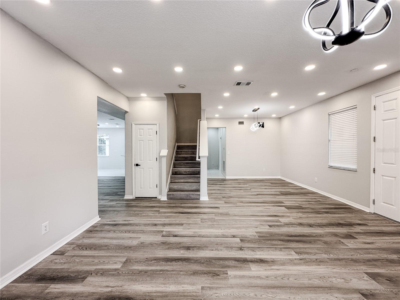 Image 11 of 75 For 7322 Bridgeview Drive