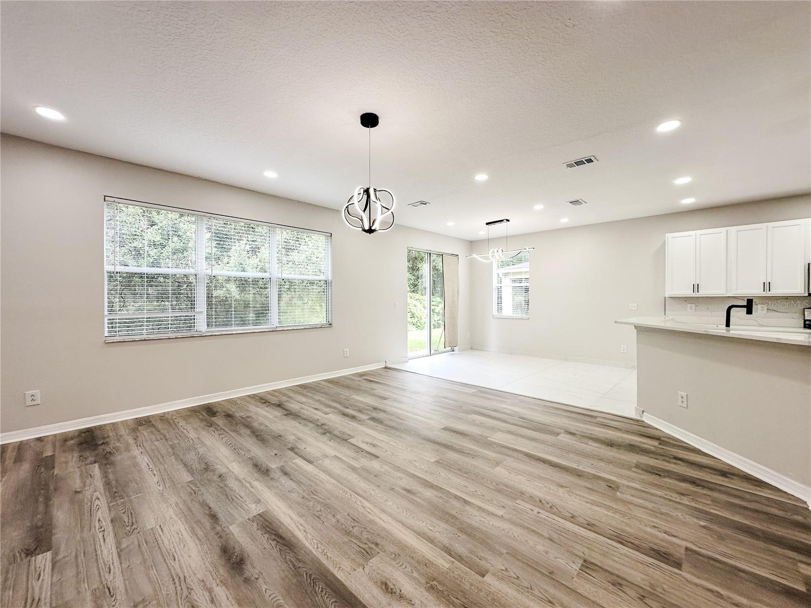 Image 12 of 75 For 7322 Bridgeview Drive