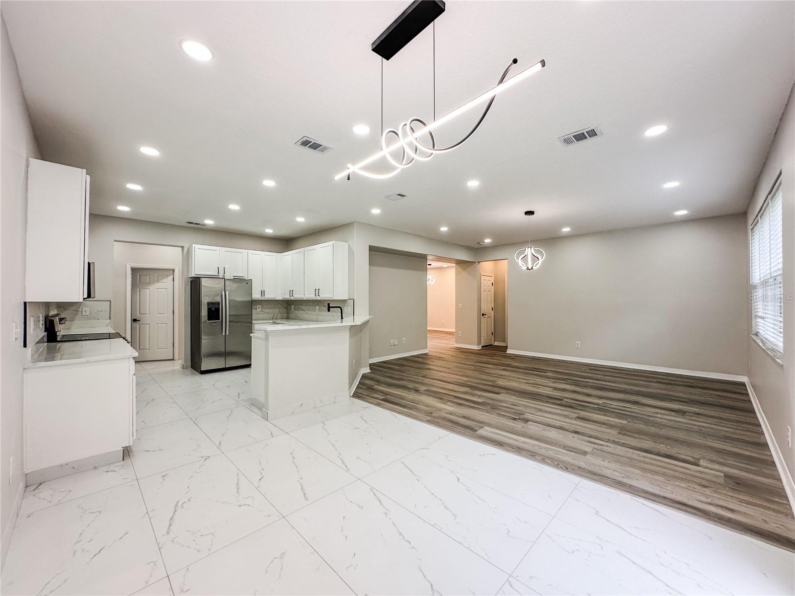 Image 13 of 75 For 7322 Bridgeview Drive