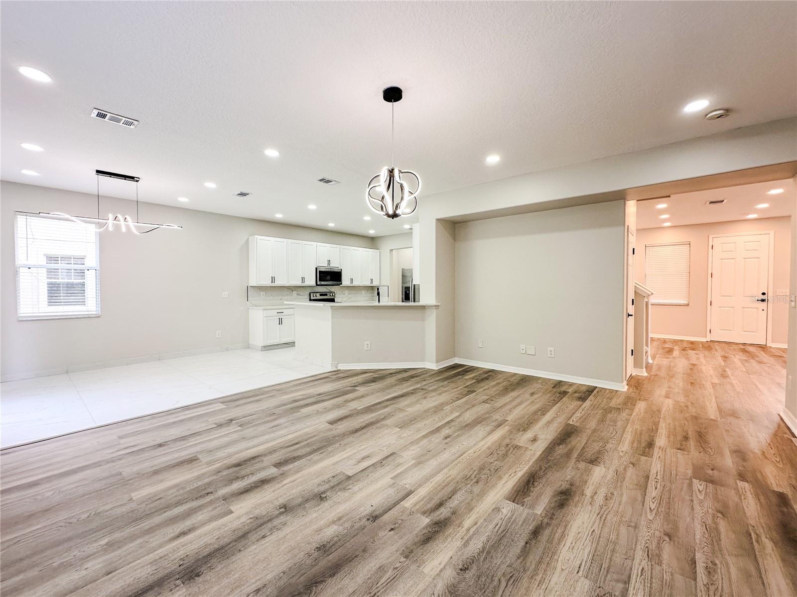 Image 15 of 75 For 7322 Bridgeview Drive