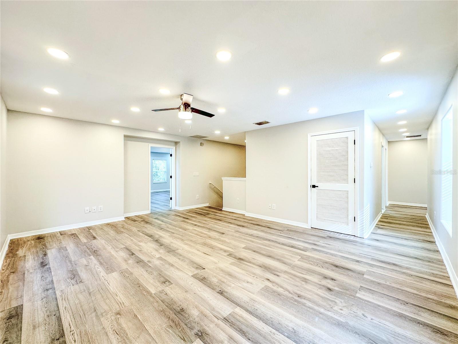 Image 27 of 75 For 7322 Bridgeview Drive