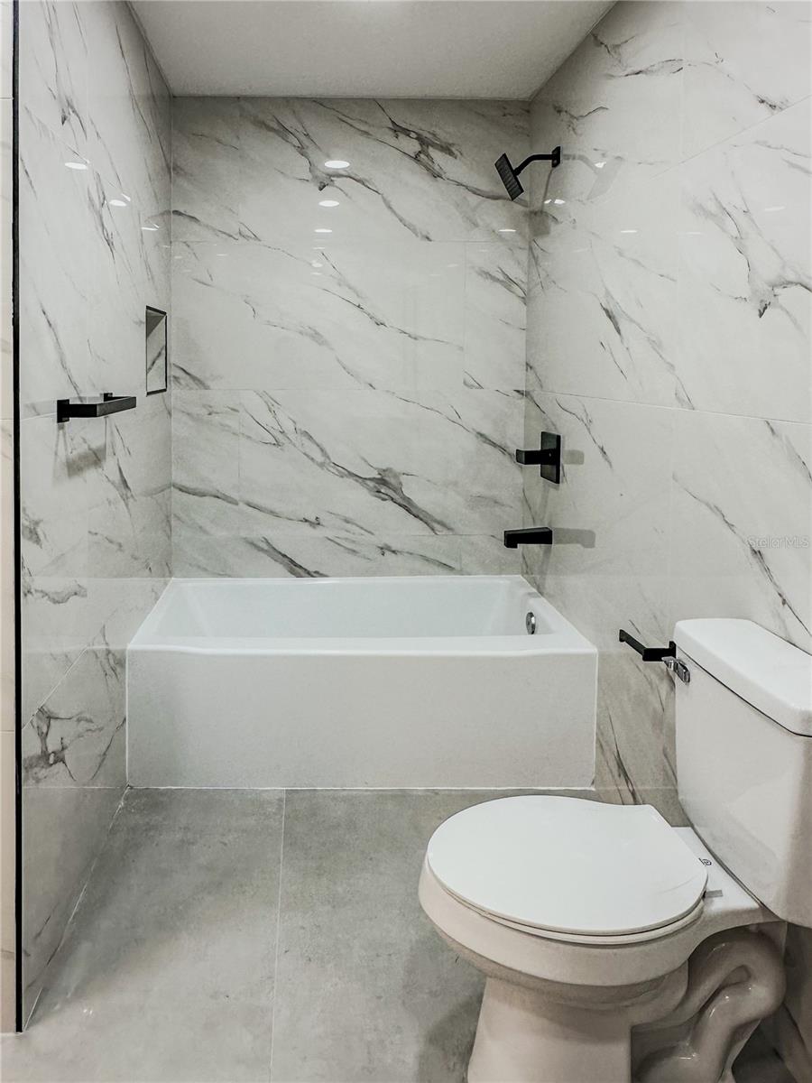 Image 49 of 75 For 7322 Bridgeview Drive