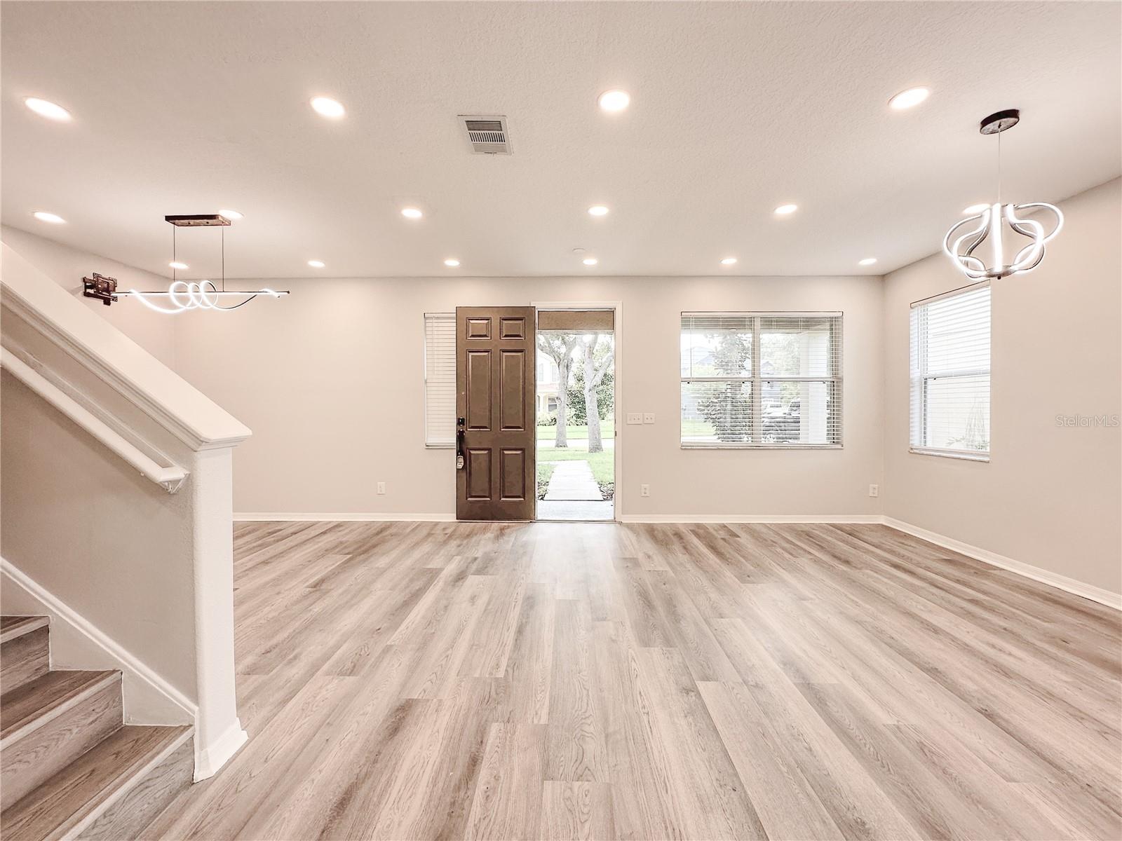 Image 6 of 75 For 7322 Bridgeview Drive