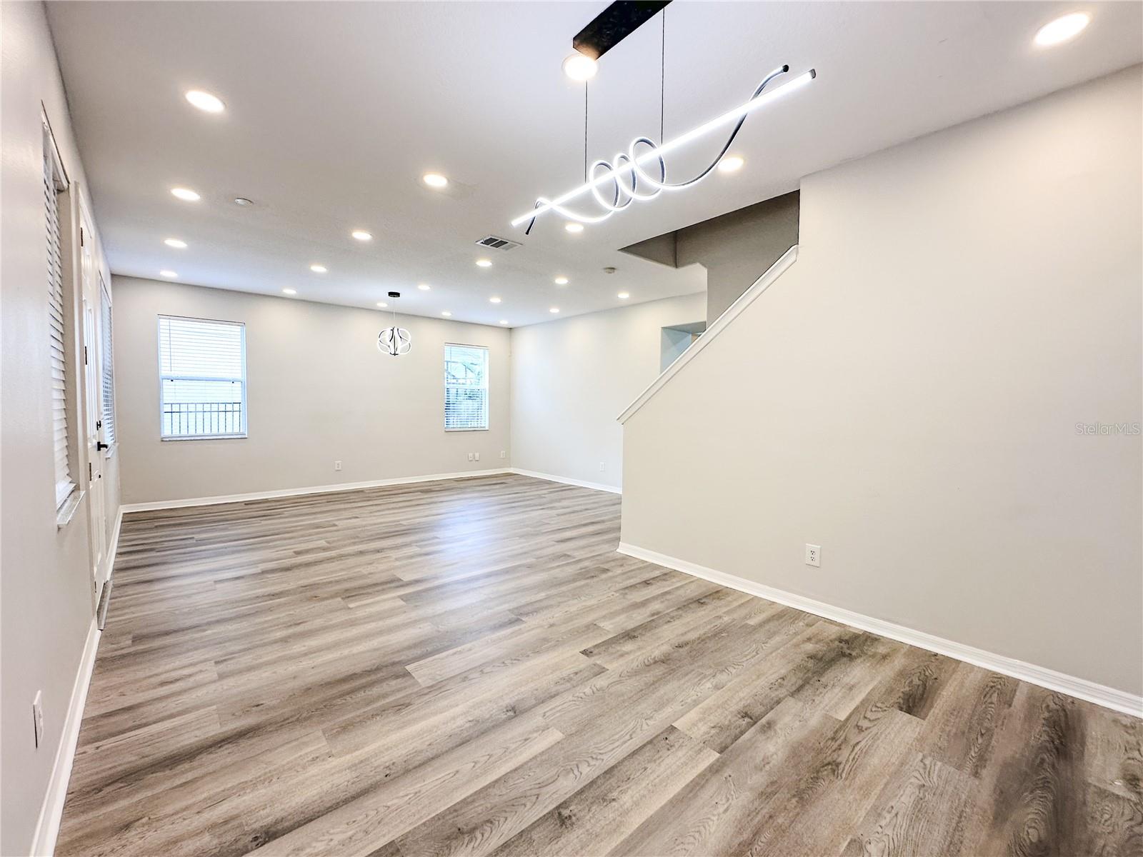 Image 7 of 75 For 7322 Bridgeview Drive