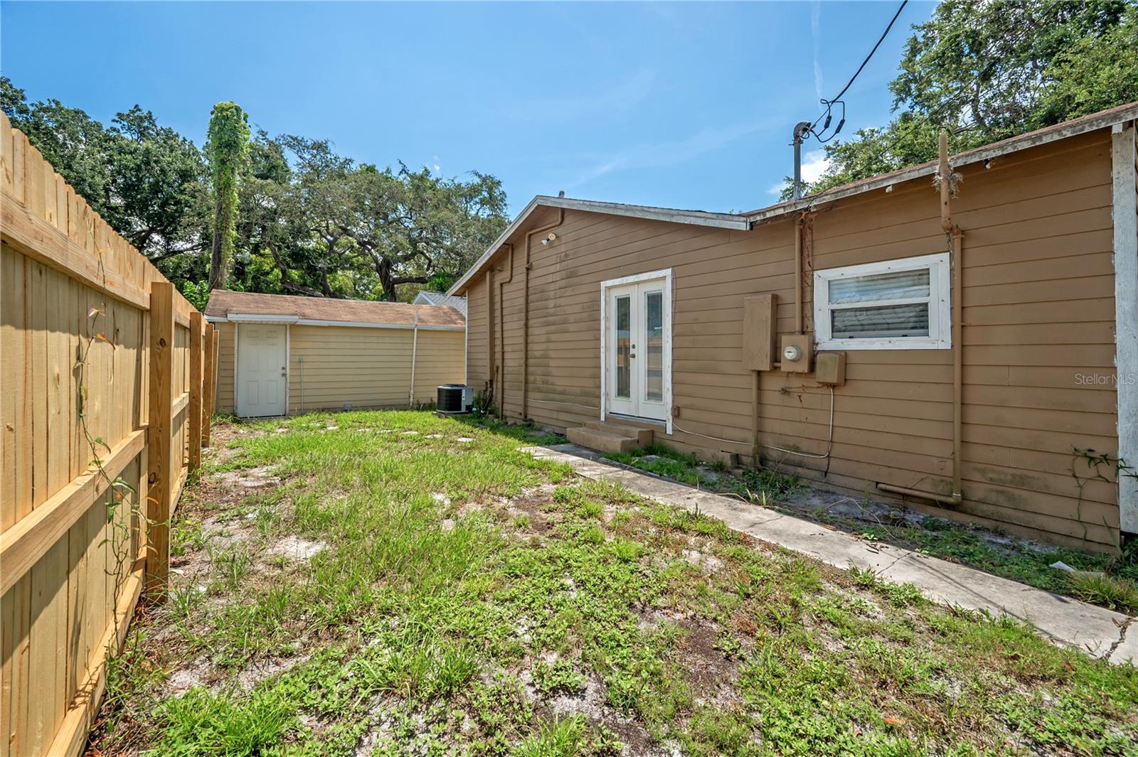 Image 24 of 28 For 1302 Louisiana Avenue