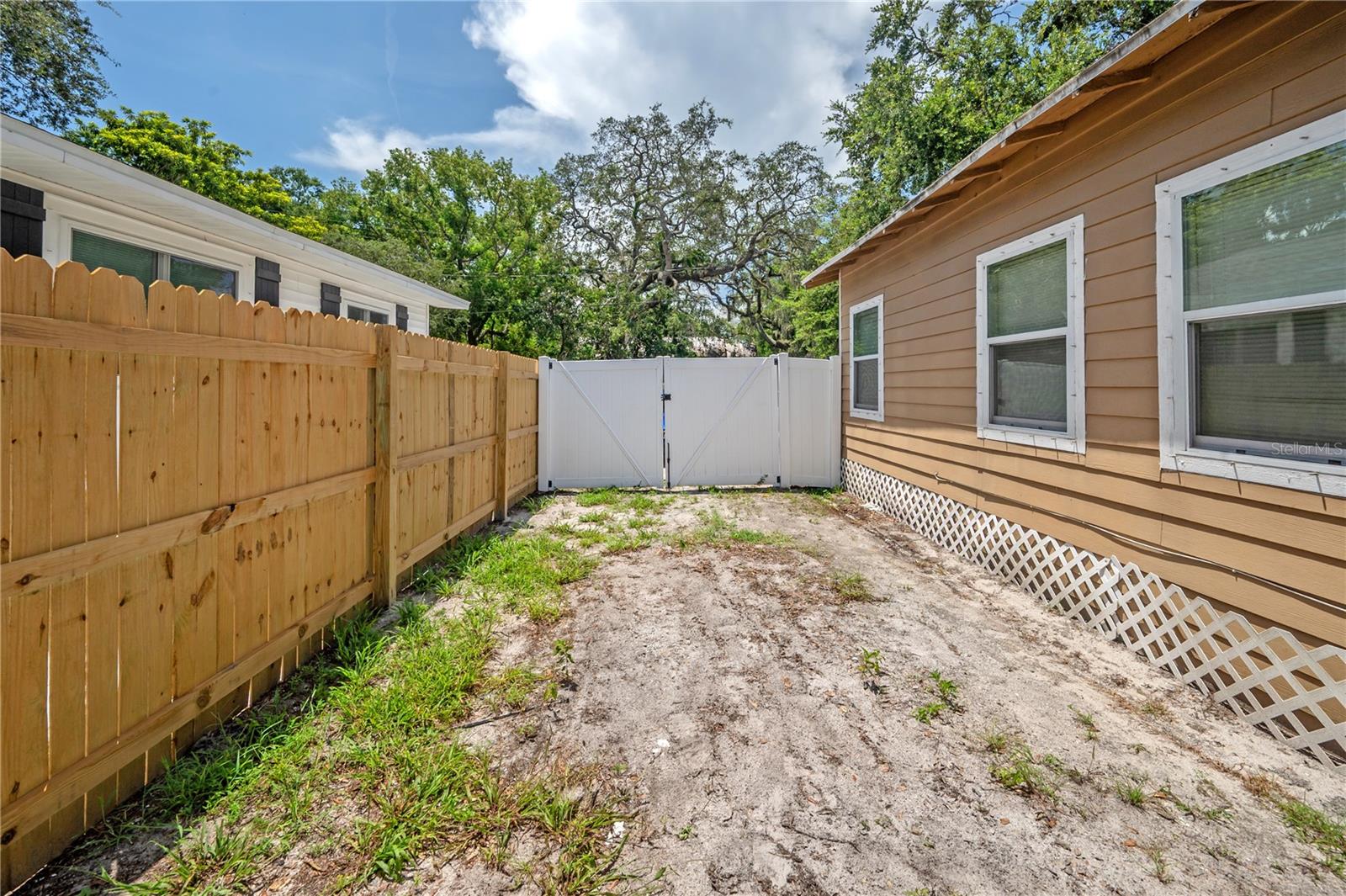 Image 26 of 28 For 1302 Louisiana Avenue