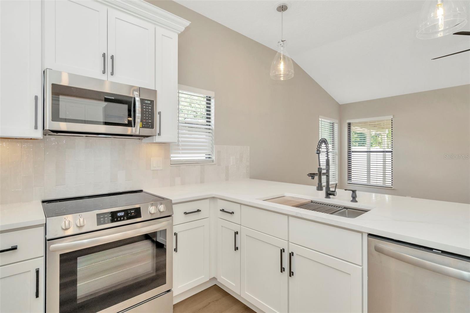 Image 16 of 51 For 10301 Bellwood Avenue
