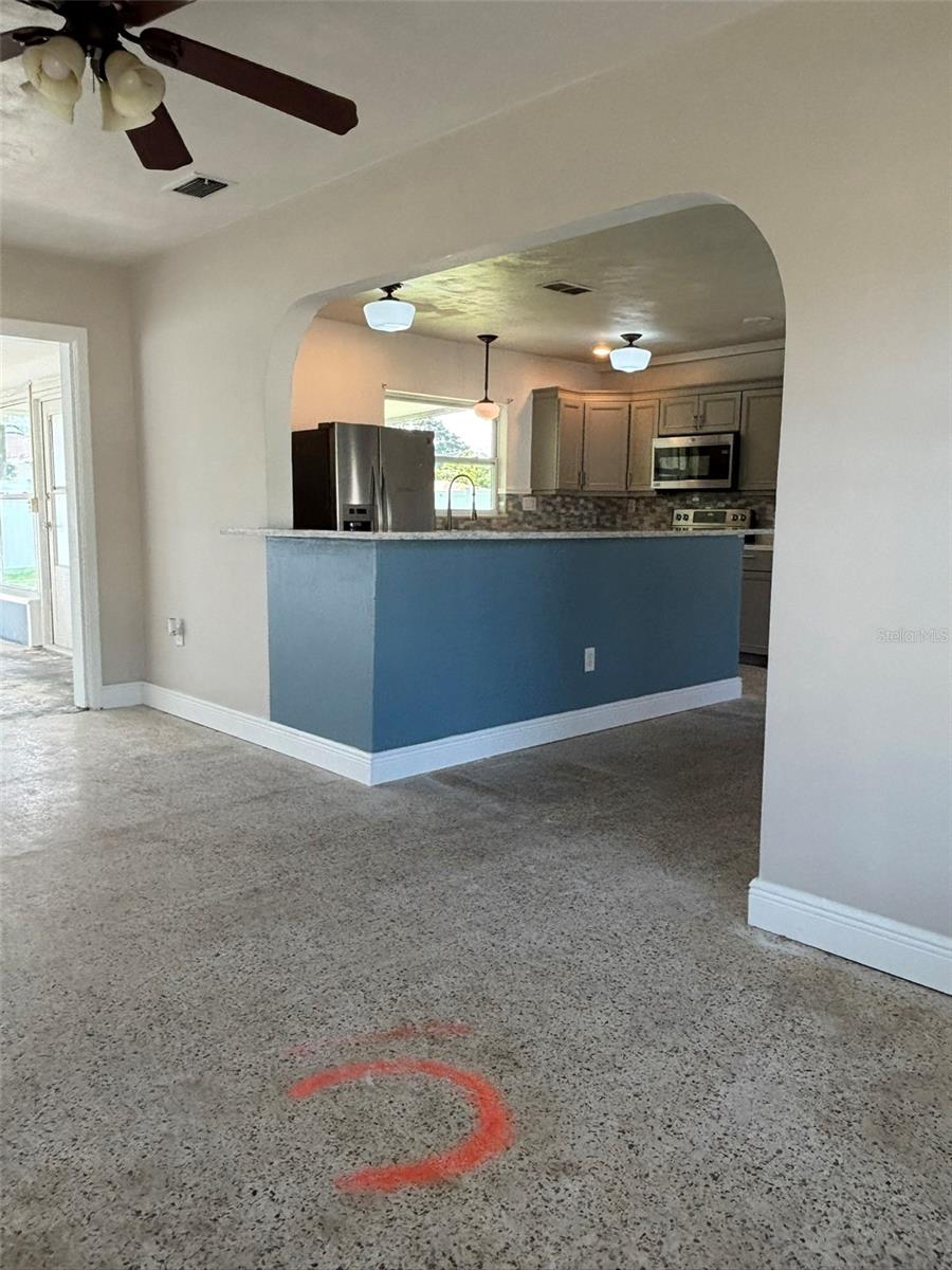 Image 17 of 31 For 4743 Lake Charles Drive N
