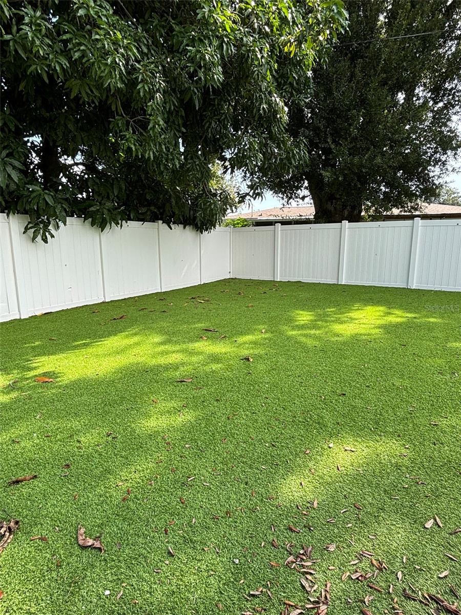 Image 23 of 31 For 4743 Lake Charles Drive N