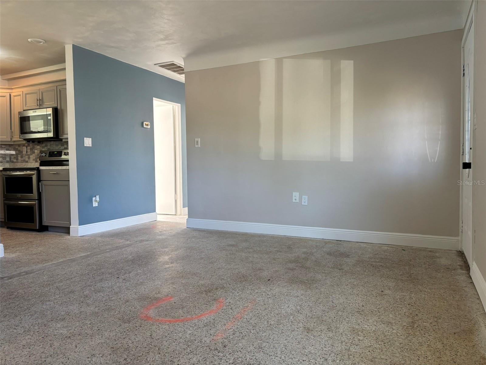 Image 4 of 31 For 4743 Lake Charles Drive N