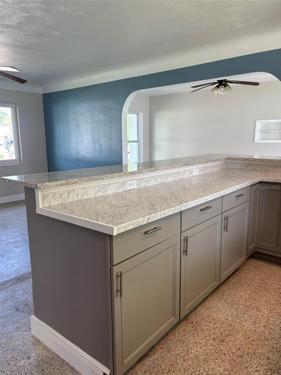 Image 7 of 31 For 4743 Lake Charles Drive N
