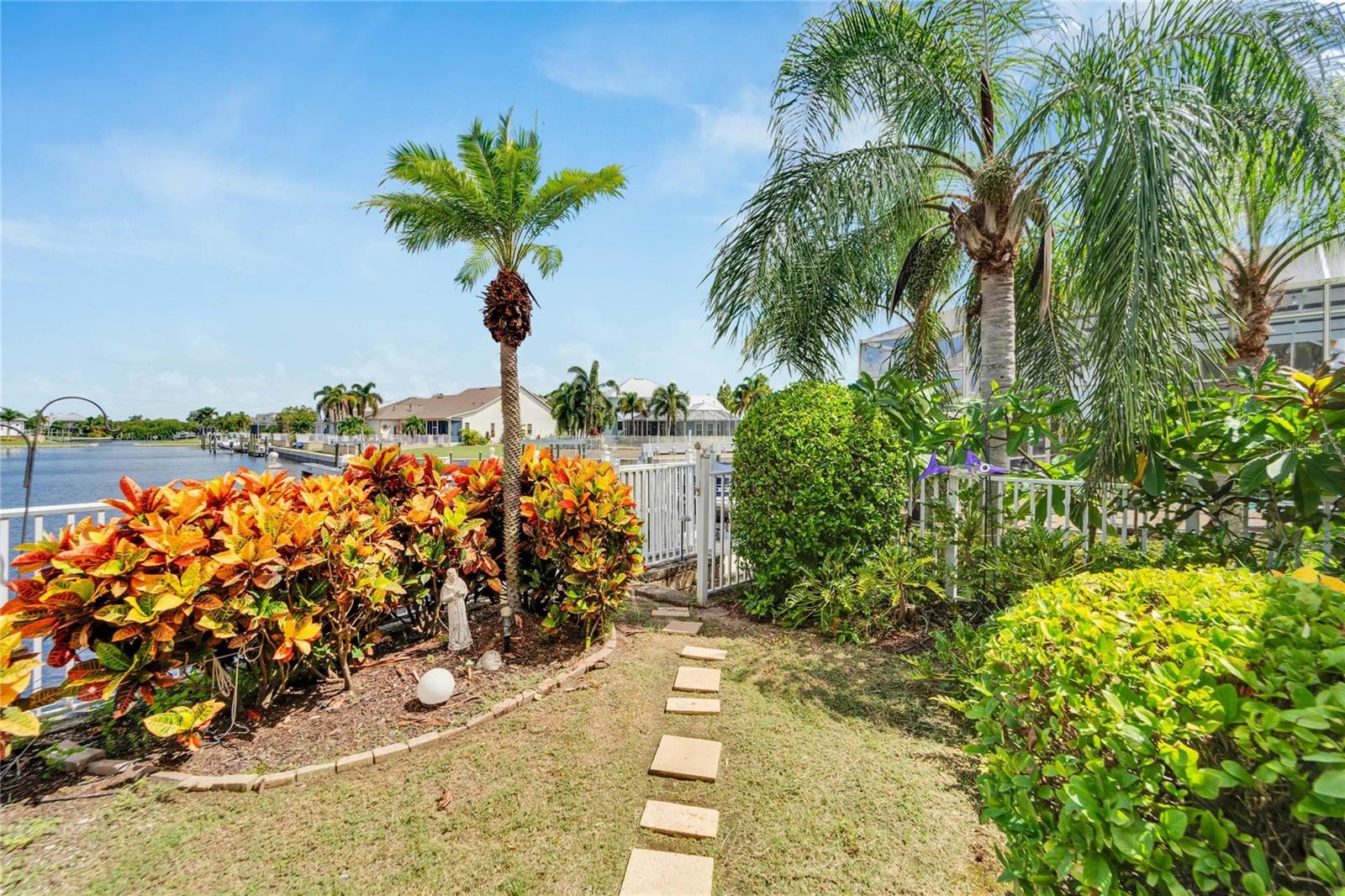 Image 75 of 92 For 517 Mirabay Boulevard