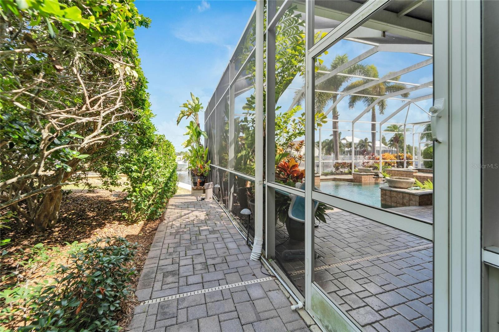Image 79 of 92 For 517 Mirabay Boulevard