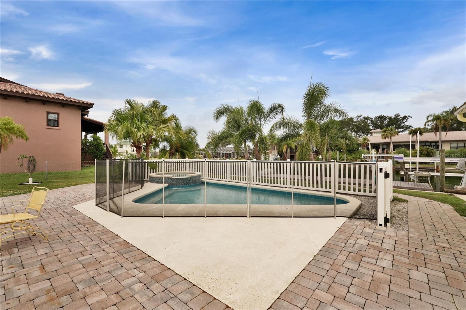 Image 12 of 56 For 5207 Palmetto Point Drive
