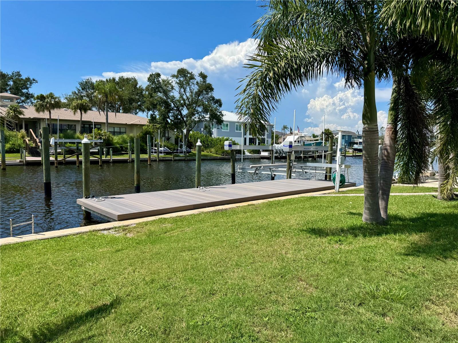 Image 14 of 56 For 5207 Palmetto Point Drive