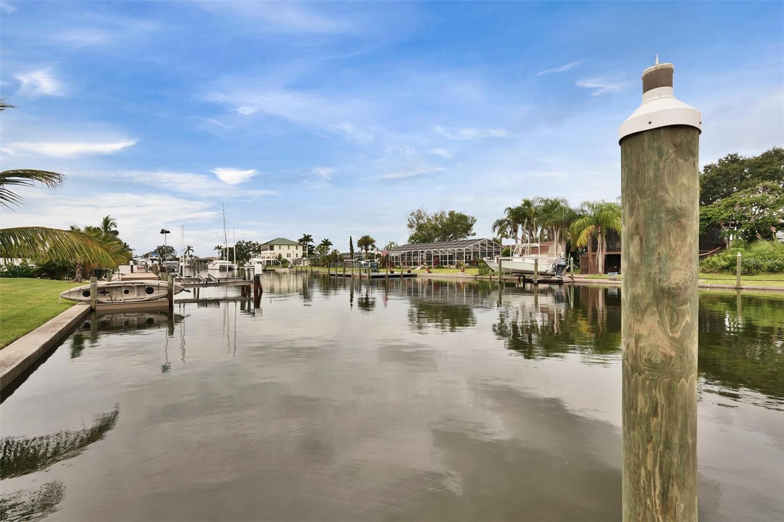 Image 16 of 56 For 5207 Palmetto Point Drive