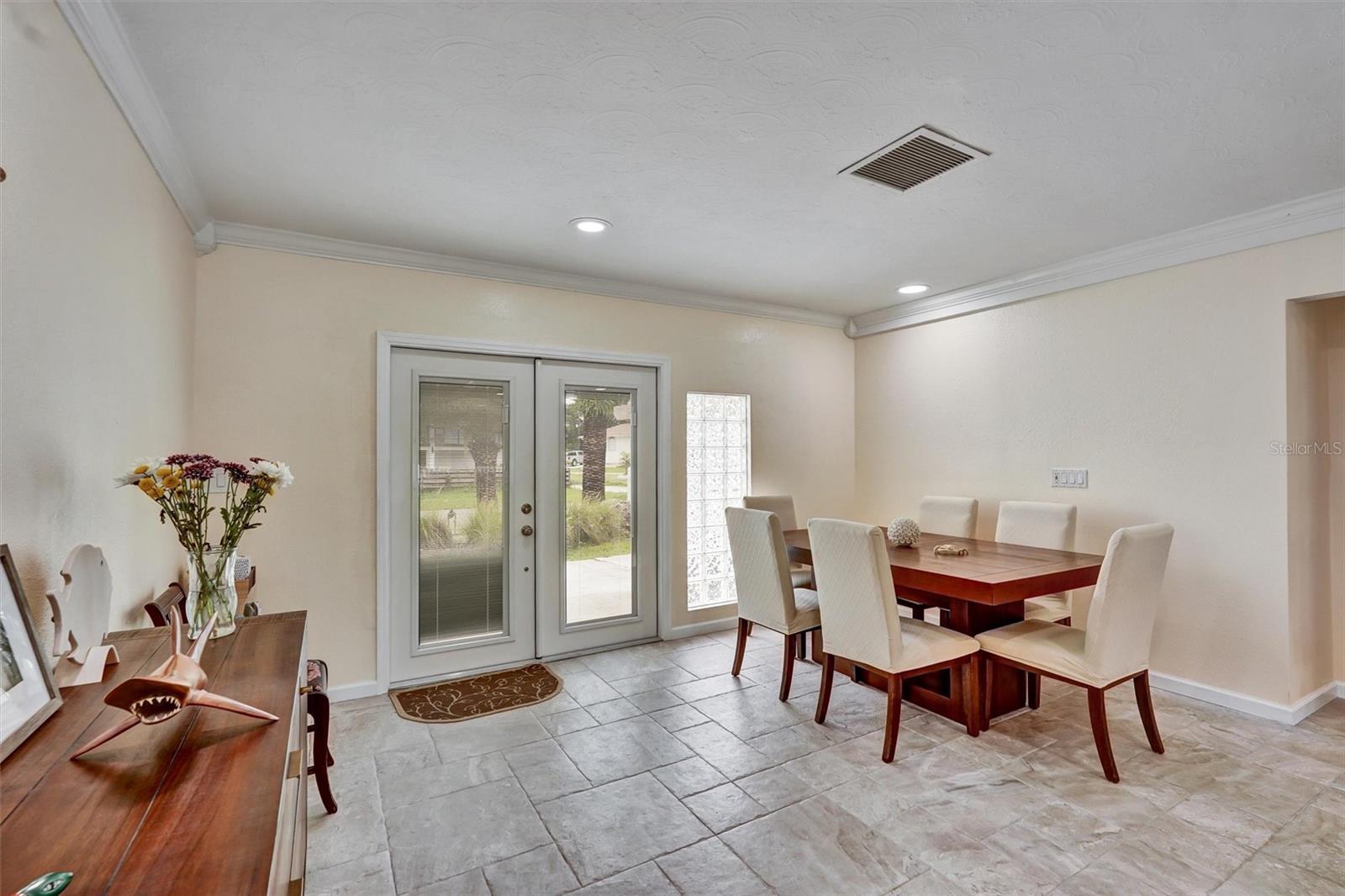 Image 17 of 56 For 5207 Palmetto Point Drive