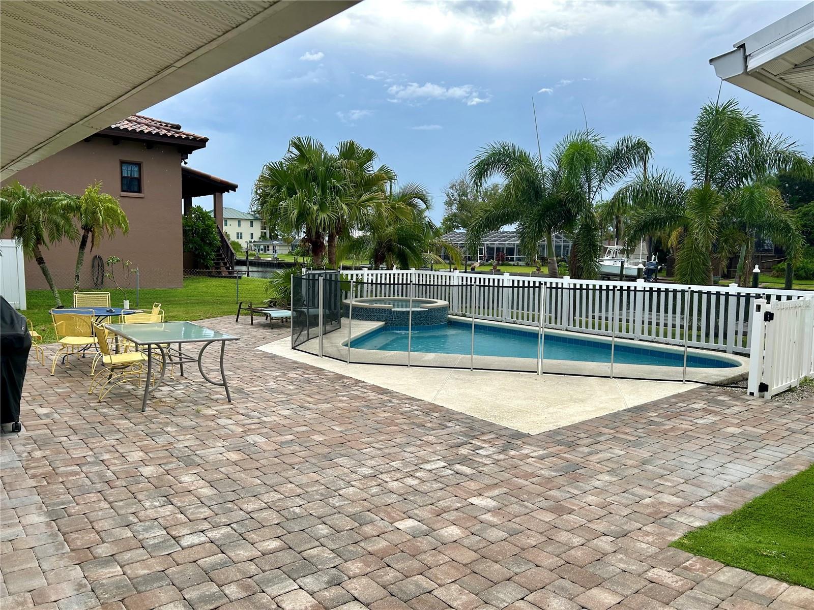 Image 3 of 56 For 5207 Palmetto Point Drive