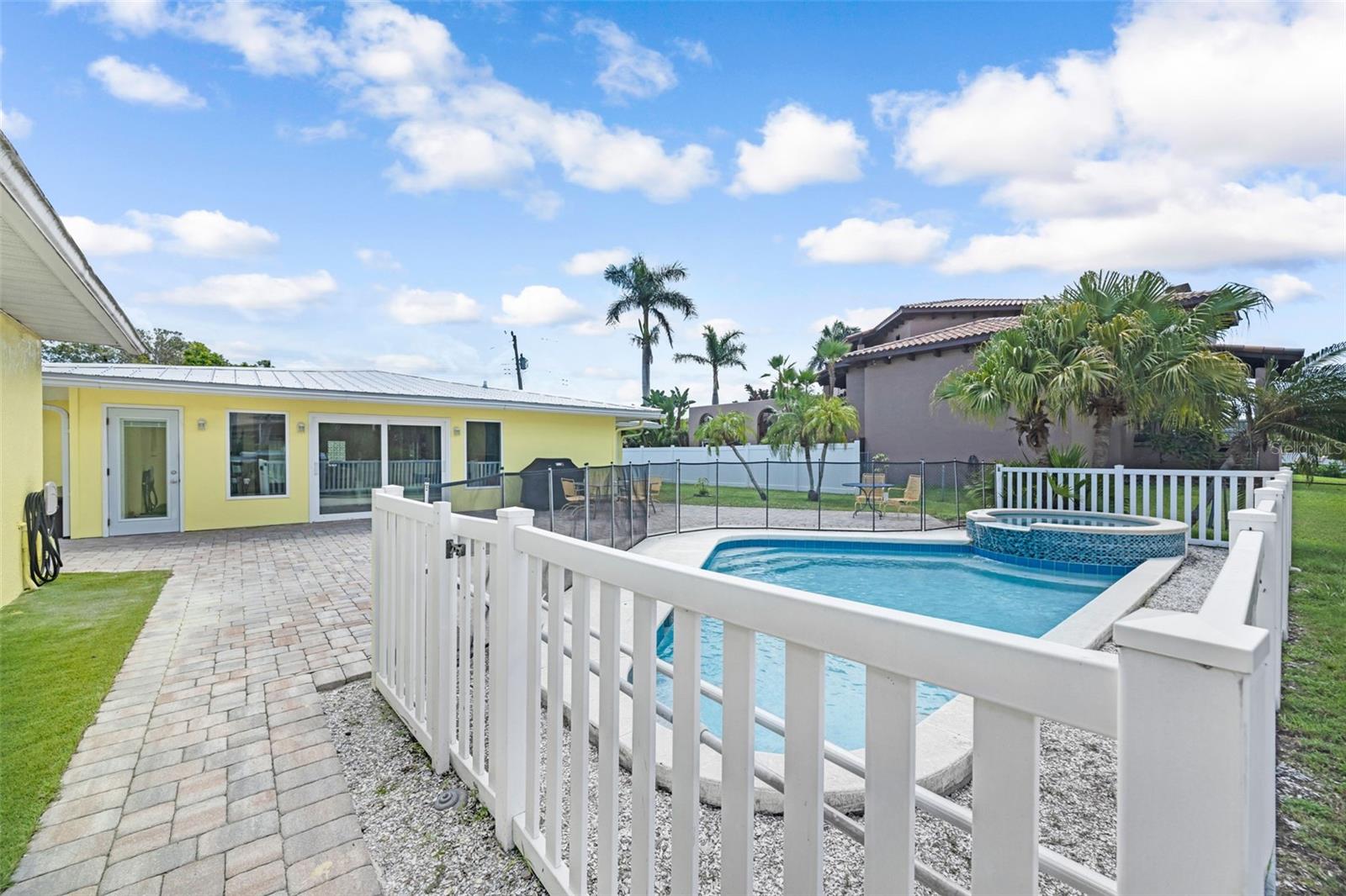 Image 59 of 97 For 5207 Palmetto Point Drive