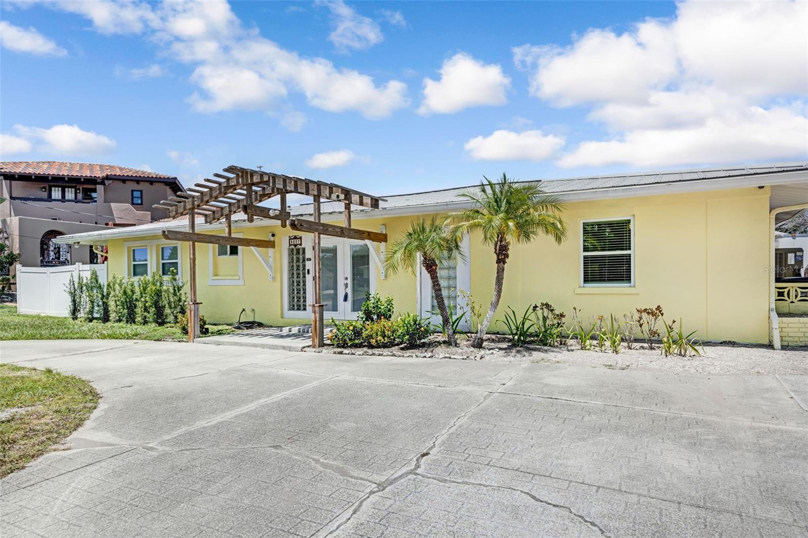 Image 77 of 97 For 5207 Palmetto Point Drive