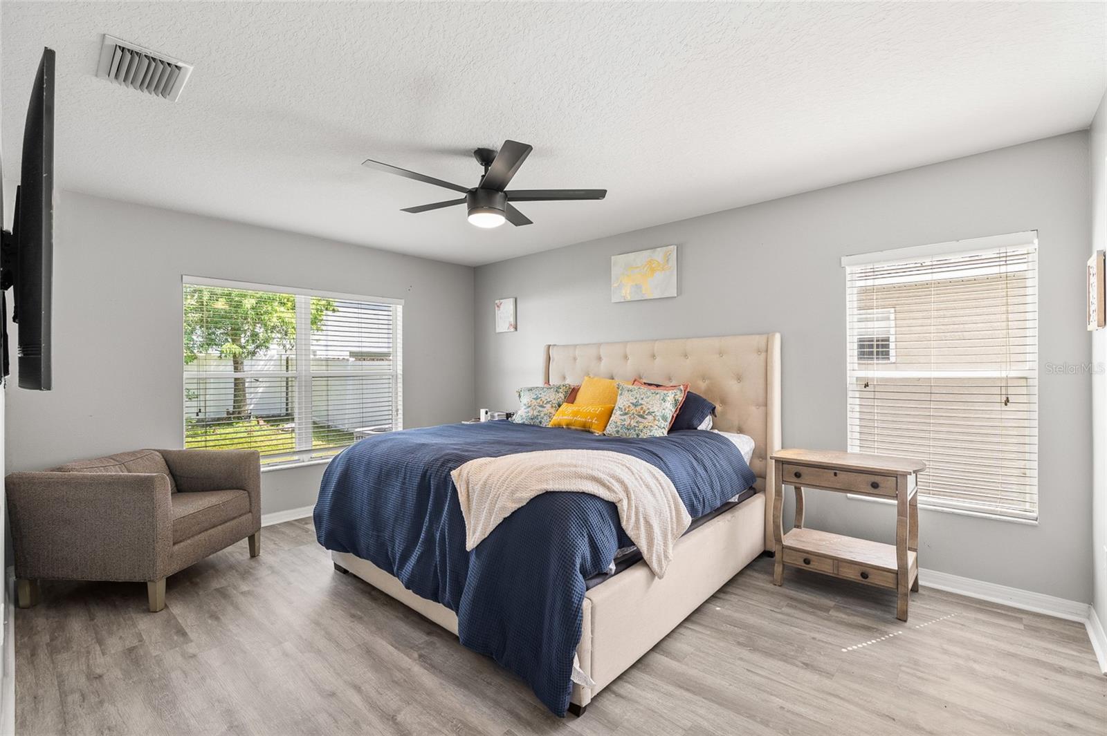 Image 18 of 37 For 25914 Crippen Drive