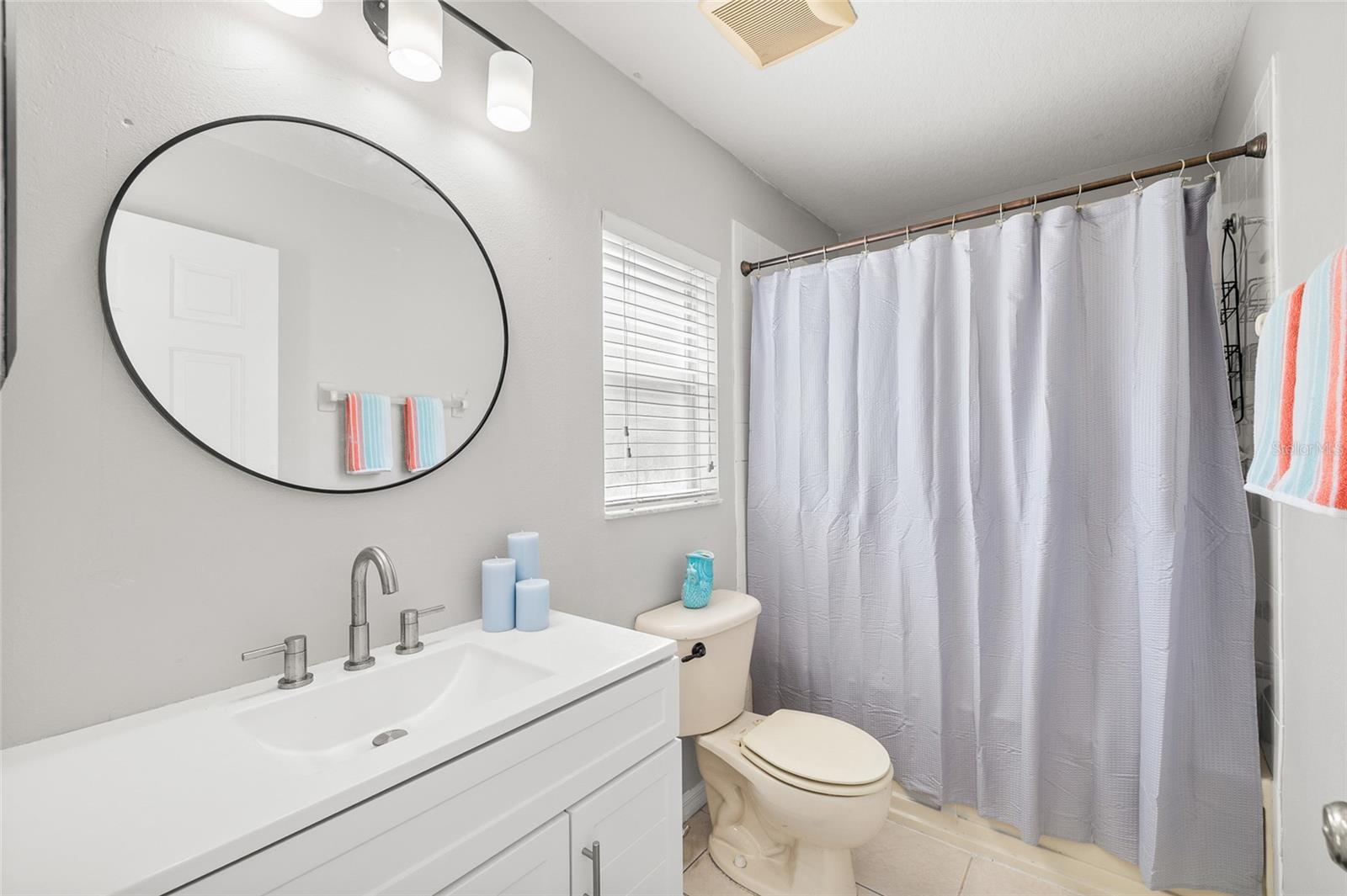 Image 20 of 37 For 25914 Crippen Drive