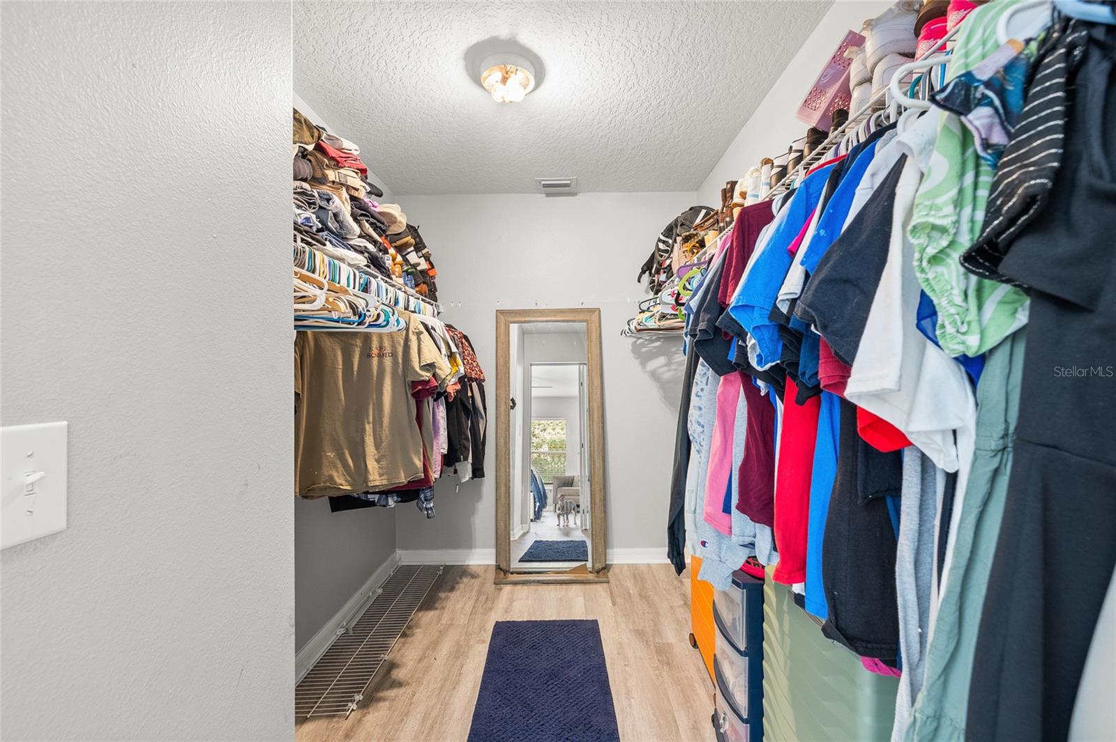 Image 21 of 37 For 25914 Crippen Drive