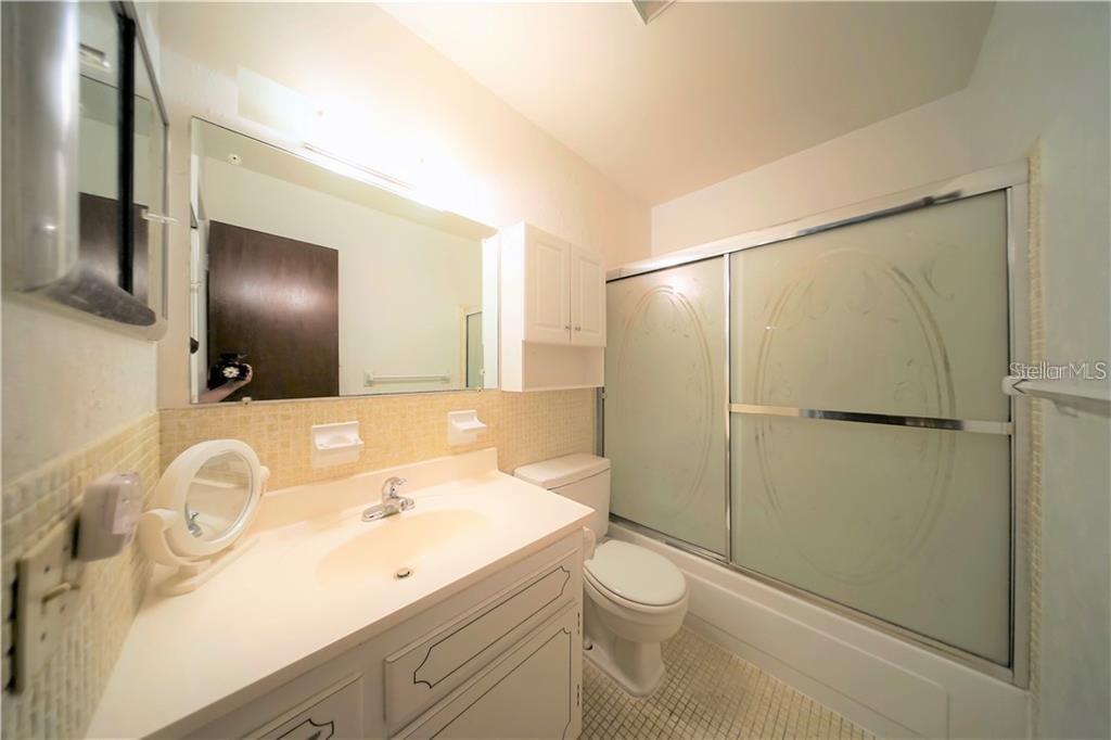 Image 9 of 28 For 5810 21st Street N 15