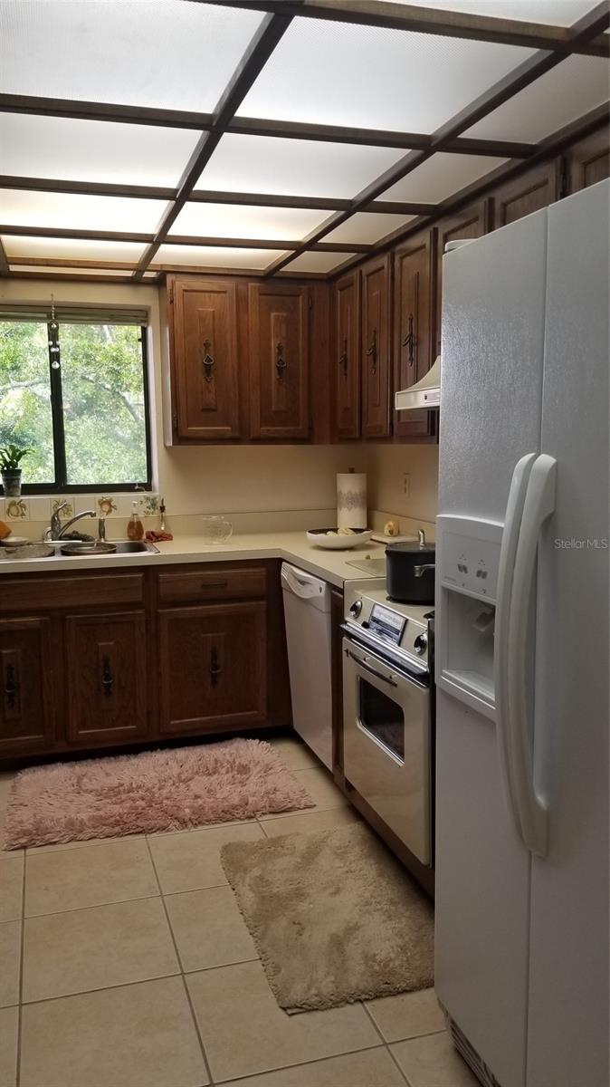 Image 9 of 26 For 2700 Bayshore Boulevard 11-306