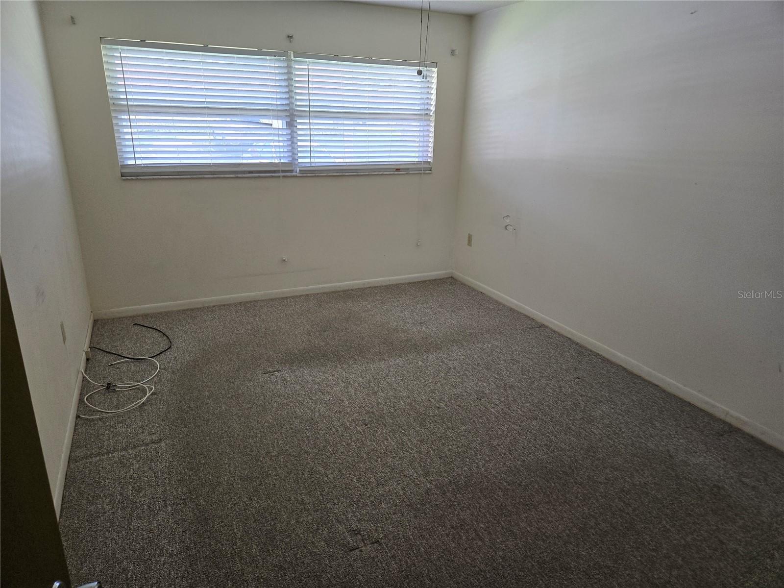 Image 6 of 11 For 5860 38th Avenue N 34