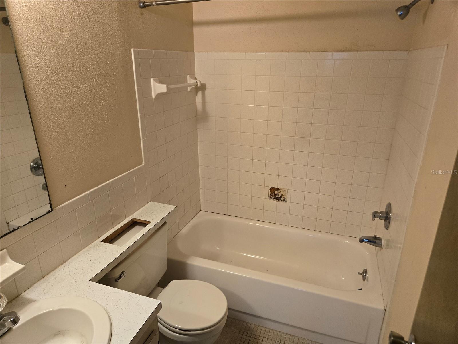 Image 8 of 11 For 5860 38th Avenue N 34