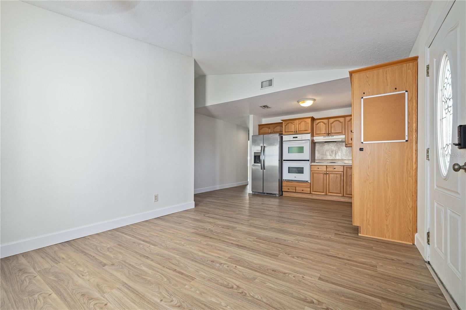 Image 6 of 20 For 113 Gladys Street B