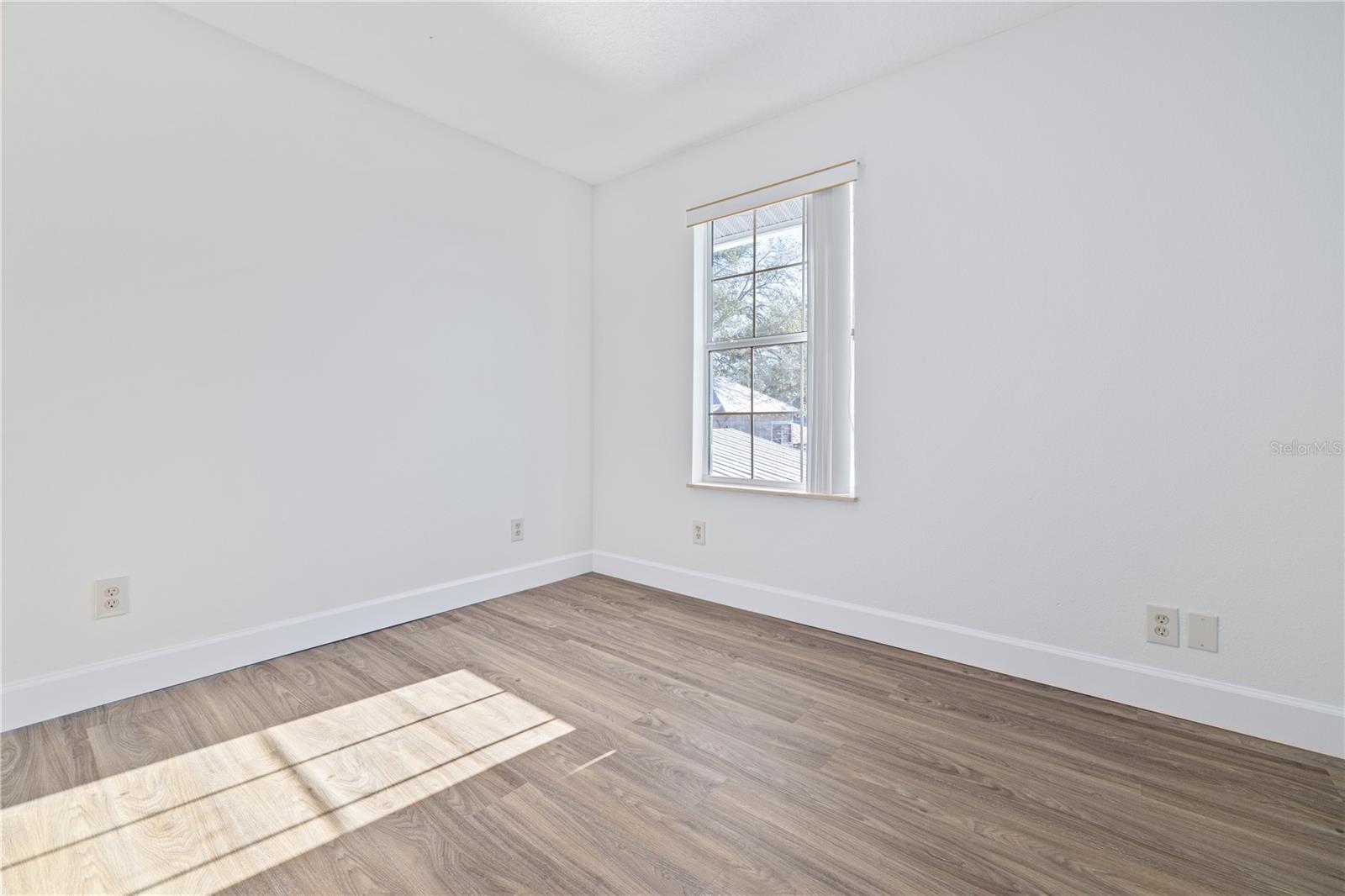 Image 8 of 20 For 113 Gladys Street B