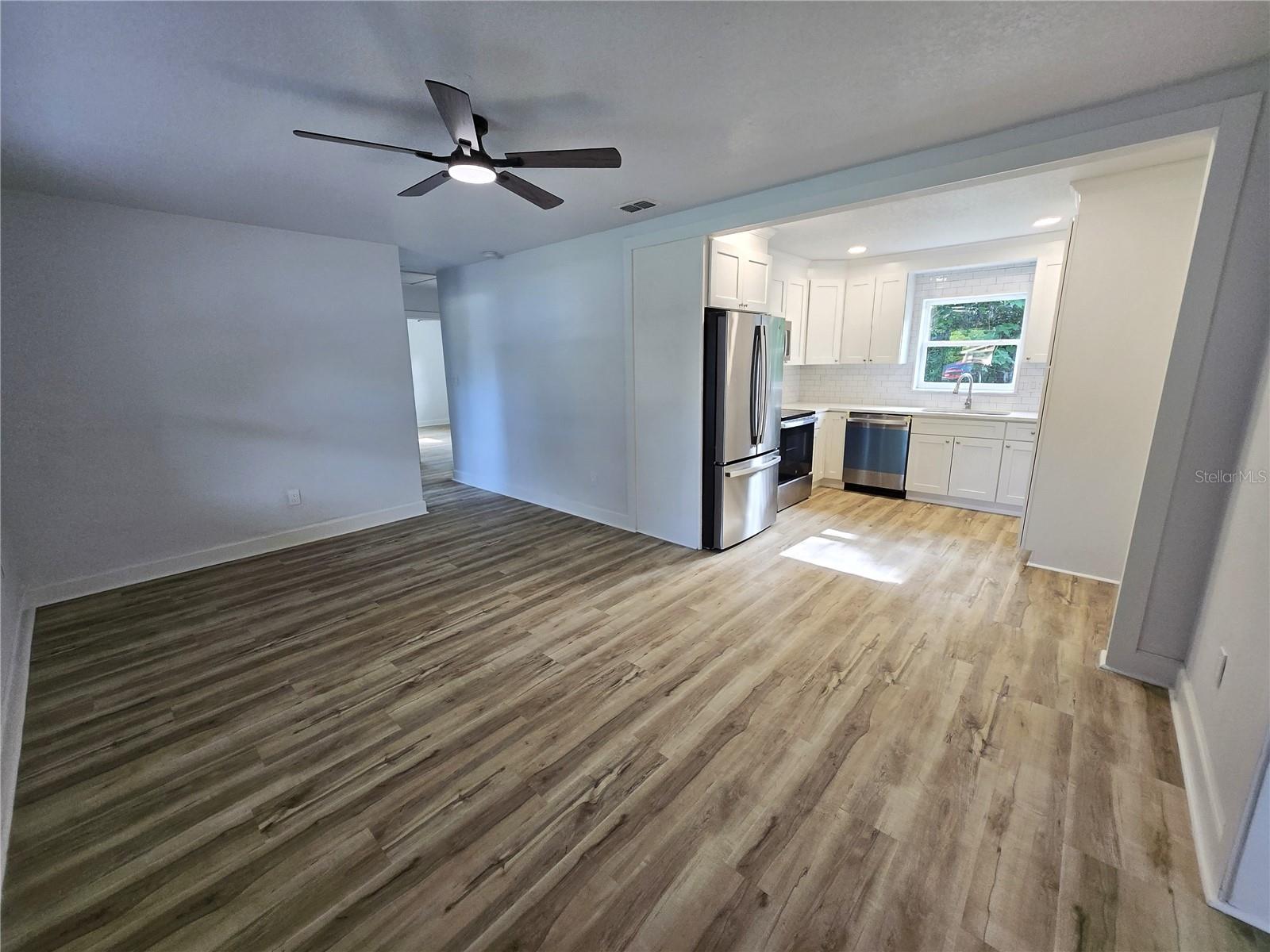 Image 12 of 75 For 1106 Crestview Avenue