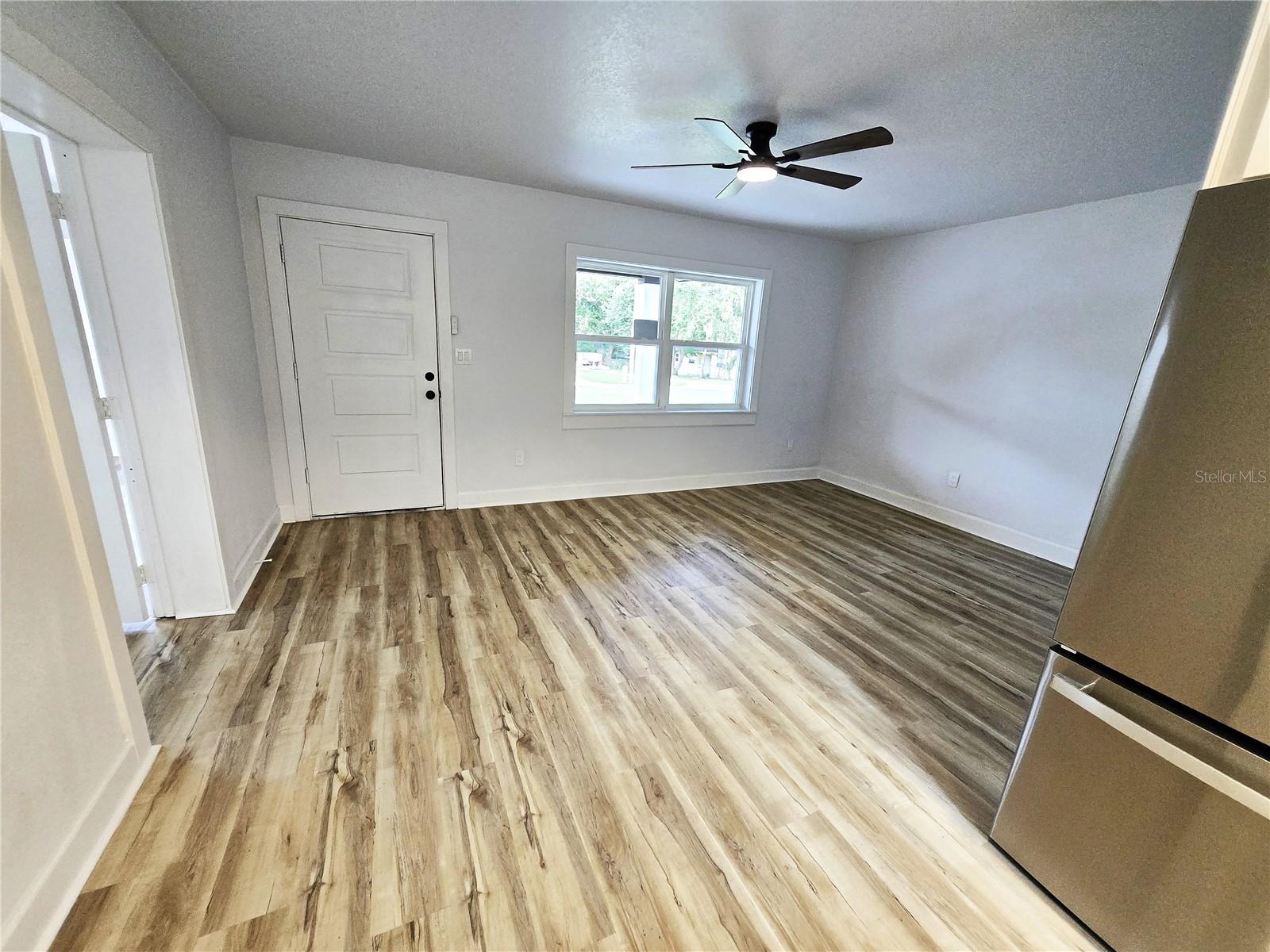 Image 13 of 75 For 1106 Crestview Avenue