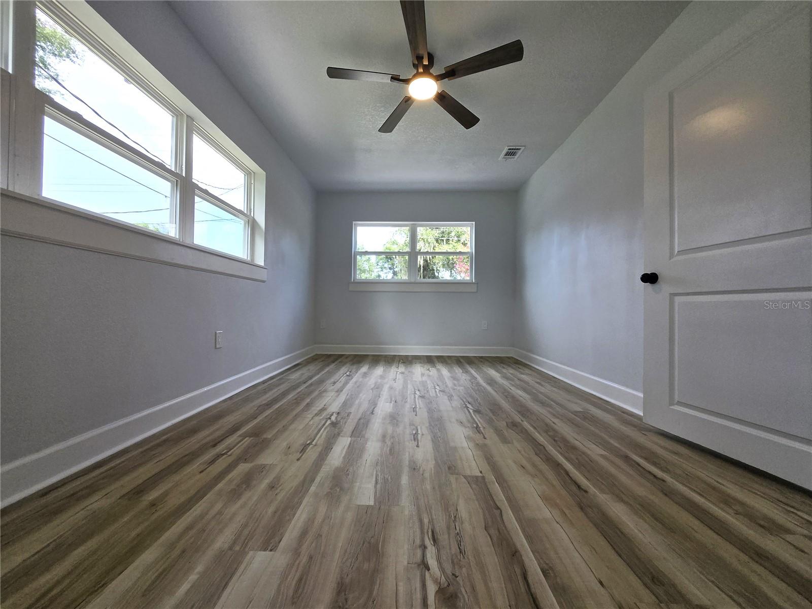 Image 15 of 75 For 1106 Crestview Avenue