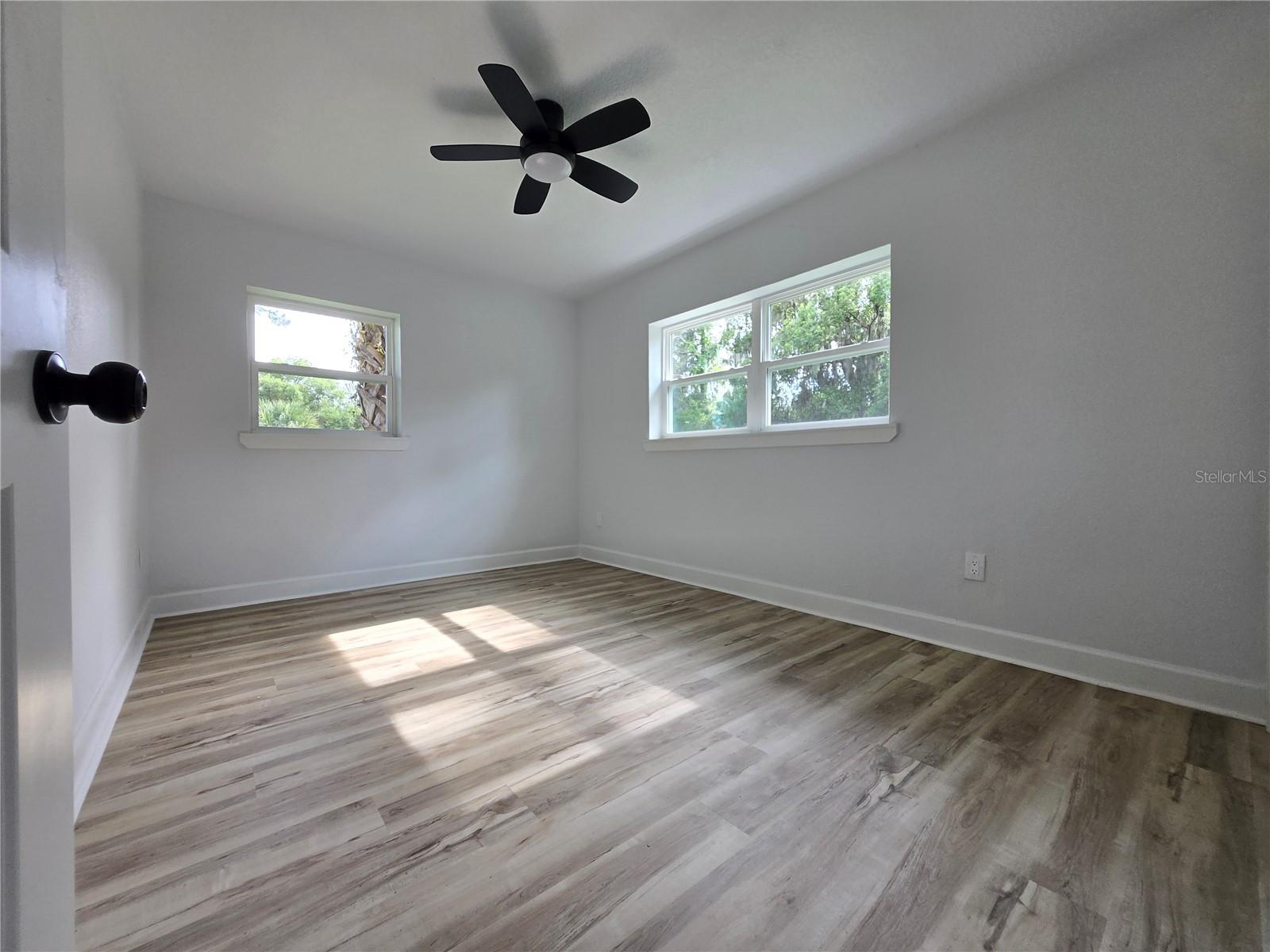 Image 20 of 75 For 1106 Crestview Avenue