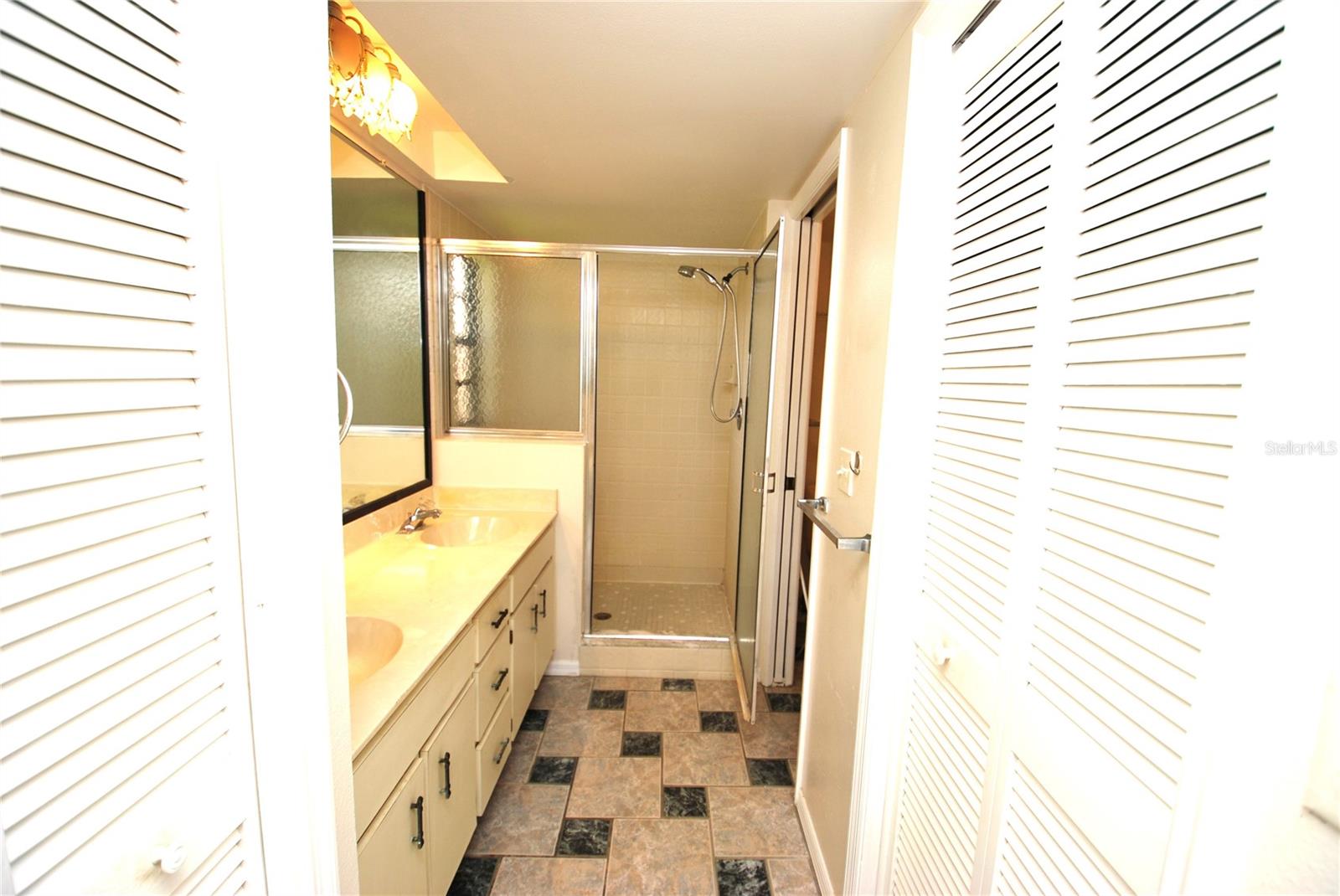 Image 16 of 31 For 2040 Lakeview Drive 206