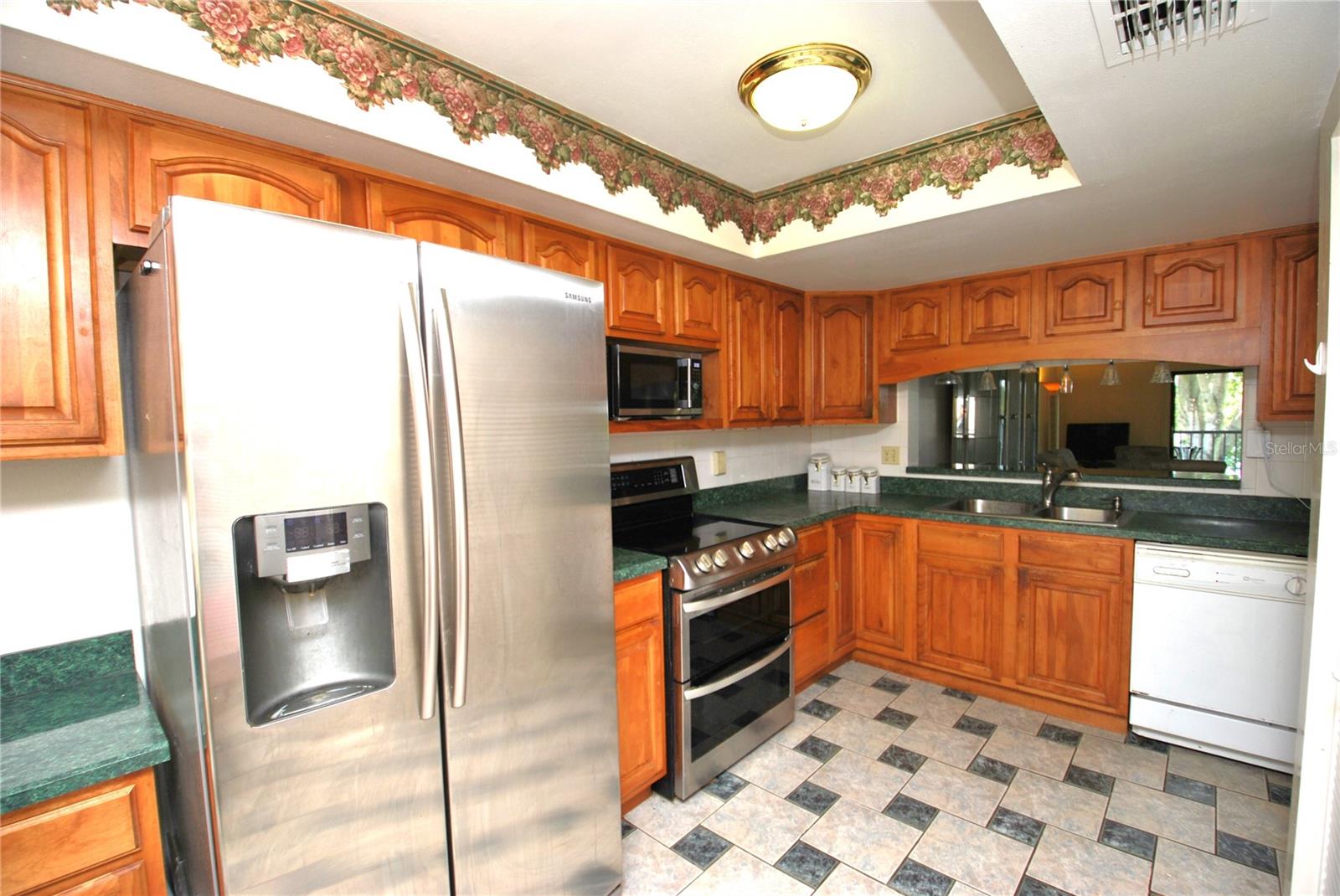 Image 3 of 31 For 2040 Lakeview Drive 206