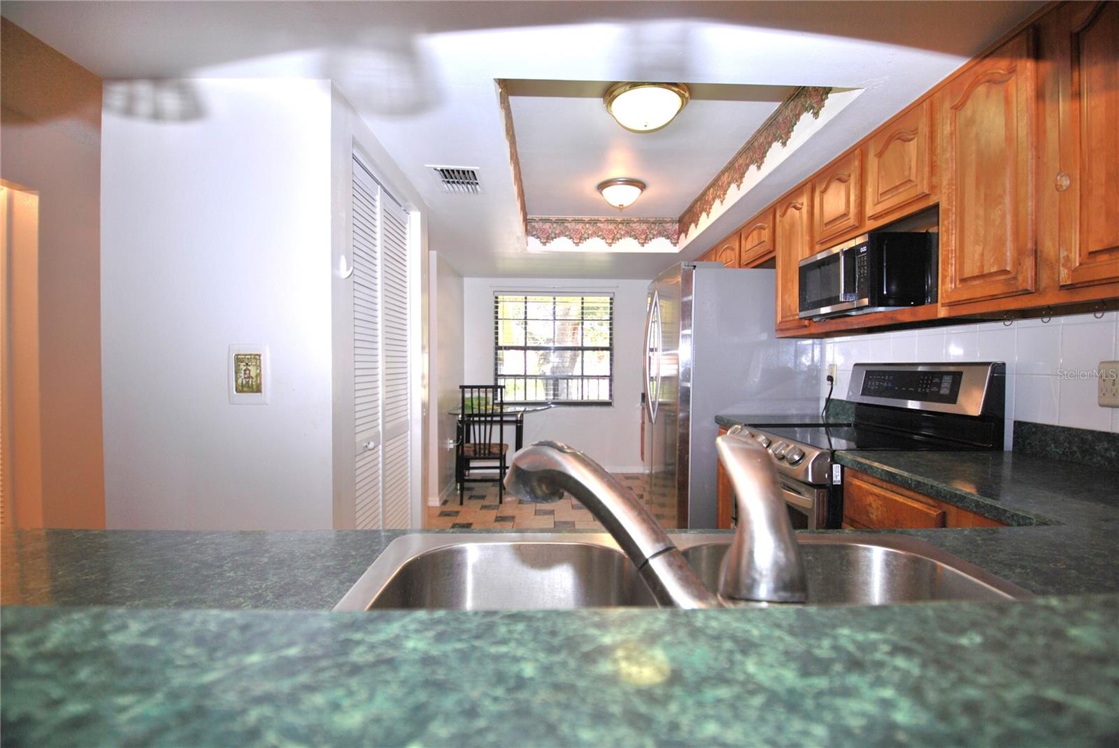 Image 5 of 31 For 2040 Lakeview Drive 206