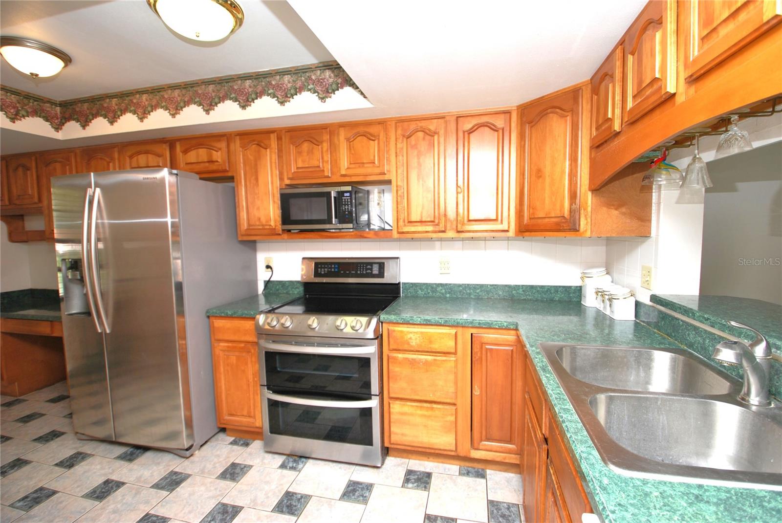 Image 6 of 31 For 2040 Lakeview Drive 206