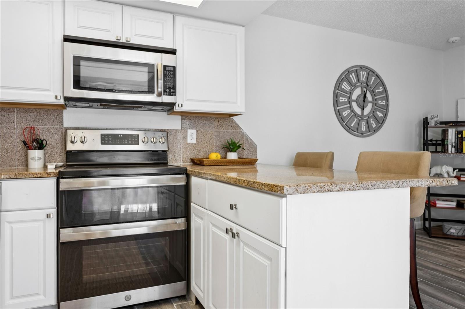 Image 13 of 27 For 6117 Calais Boulevard N 1