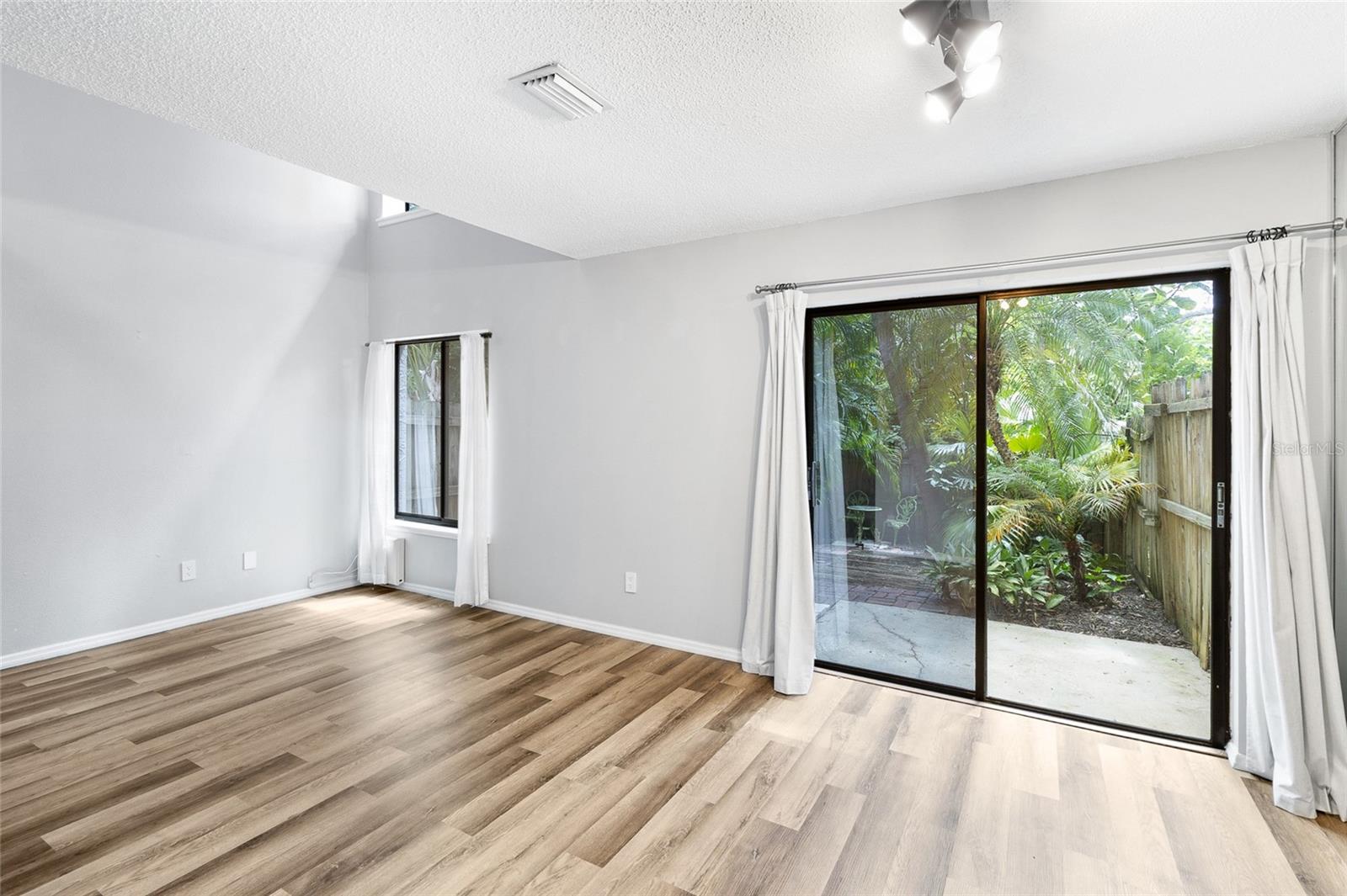 Image 6 of 26 For 12415 Titus Court 12415