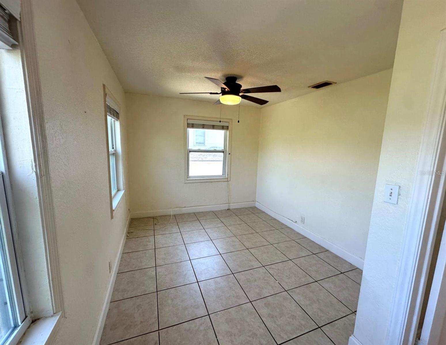 Image 17 of 19 For 773 4th Avenue N