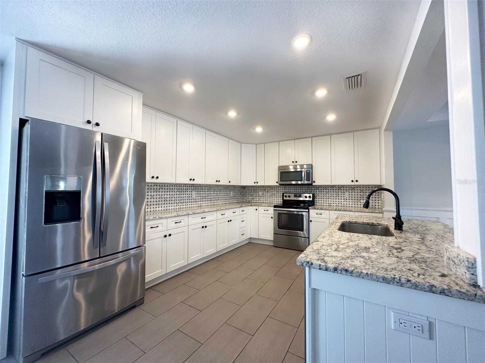Image 5 of 19 For 773 4th Avenue N