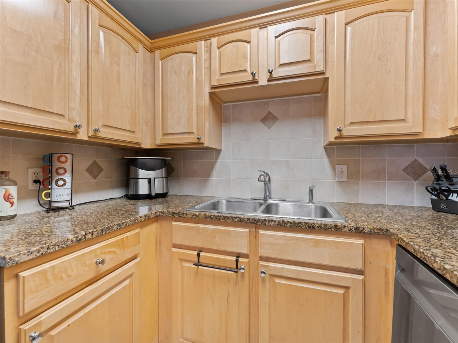 Image 13 of 40 For 6150 Gulfport Blvd  404
