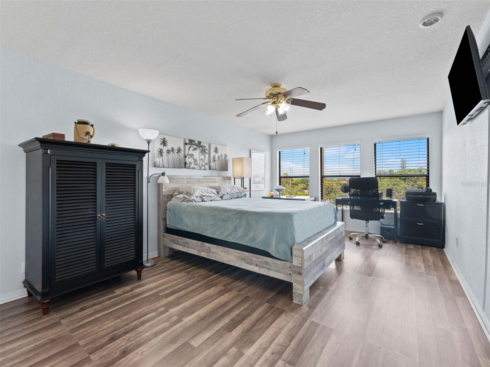 Image 17 of 40 For 6150 Gulfport Blvd  404