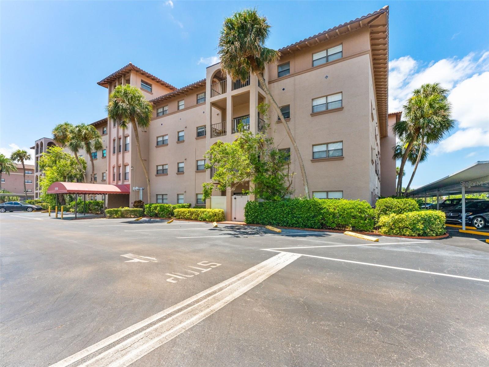 Image 2 of 40 For 6150 Gulfport Blvd  404