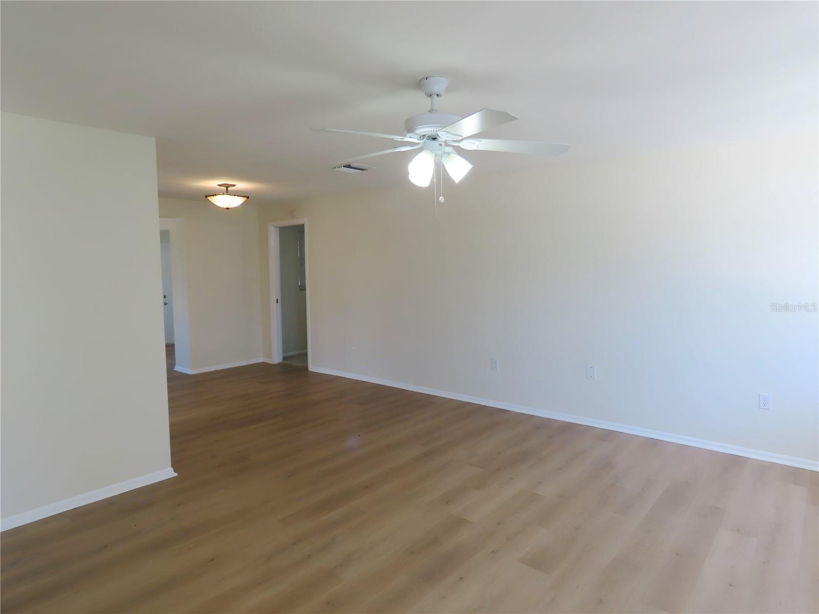Image 11 of 32 For 1495 Lakeside Drive