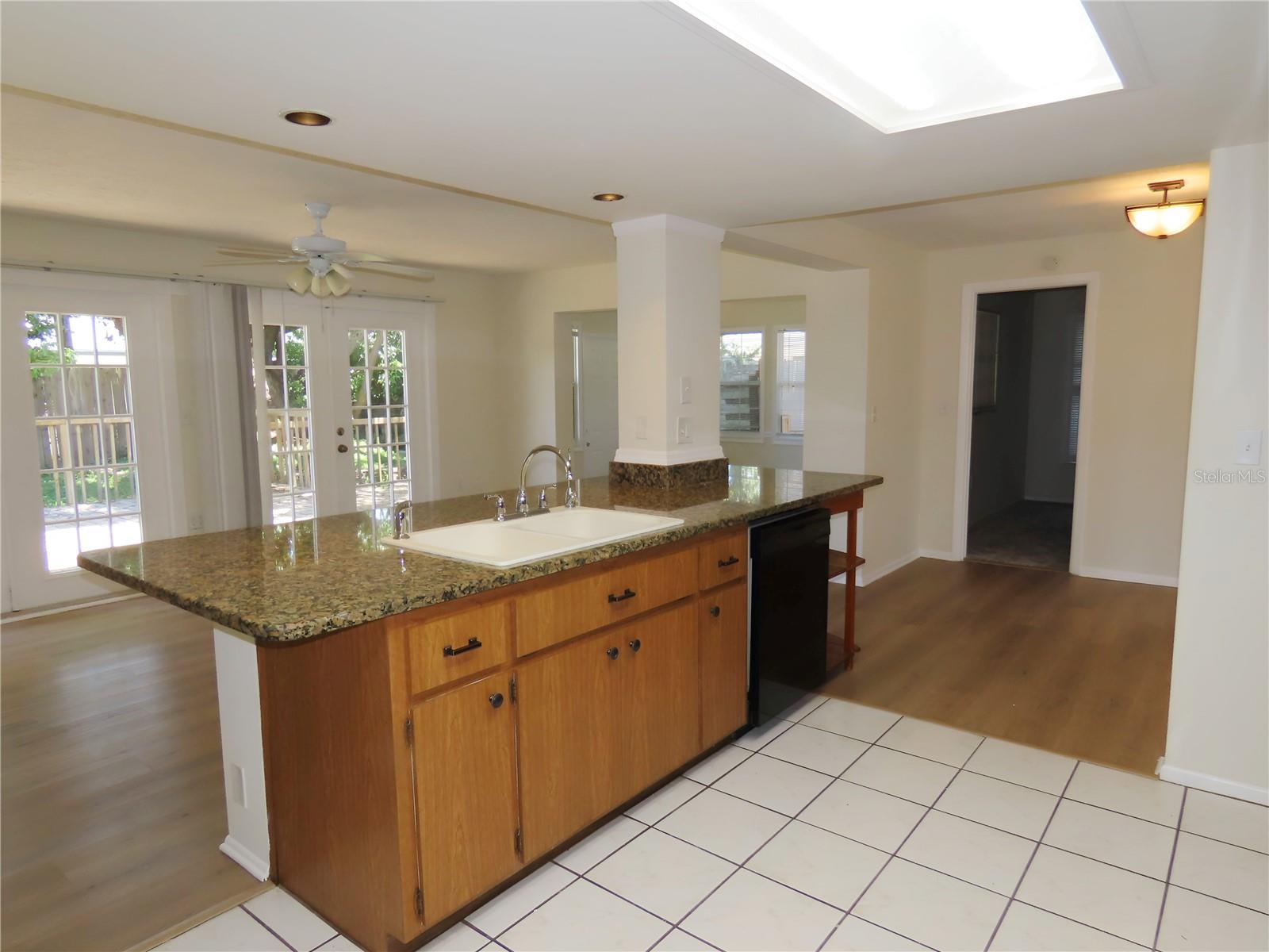 Image 18 of 32 For 1495 Lakeside Drive
